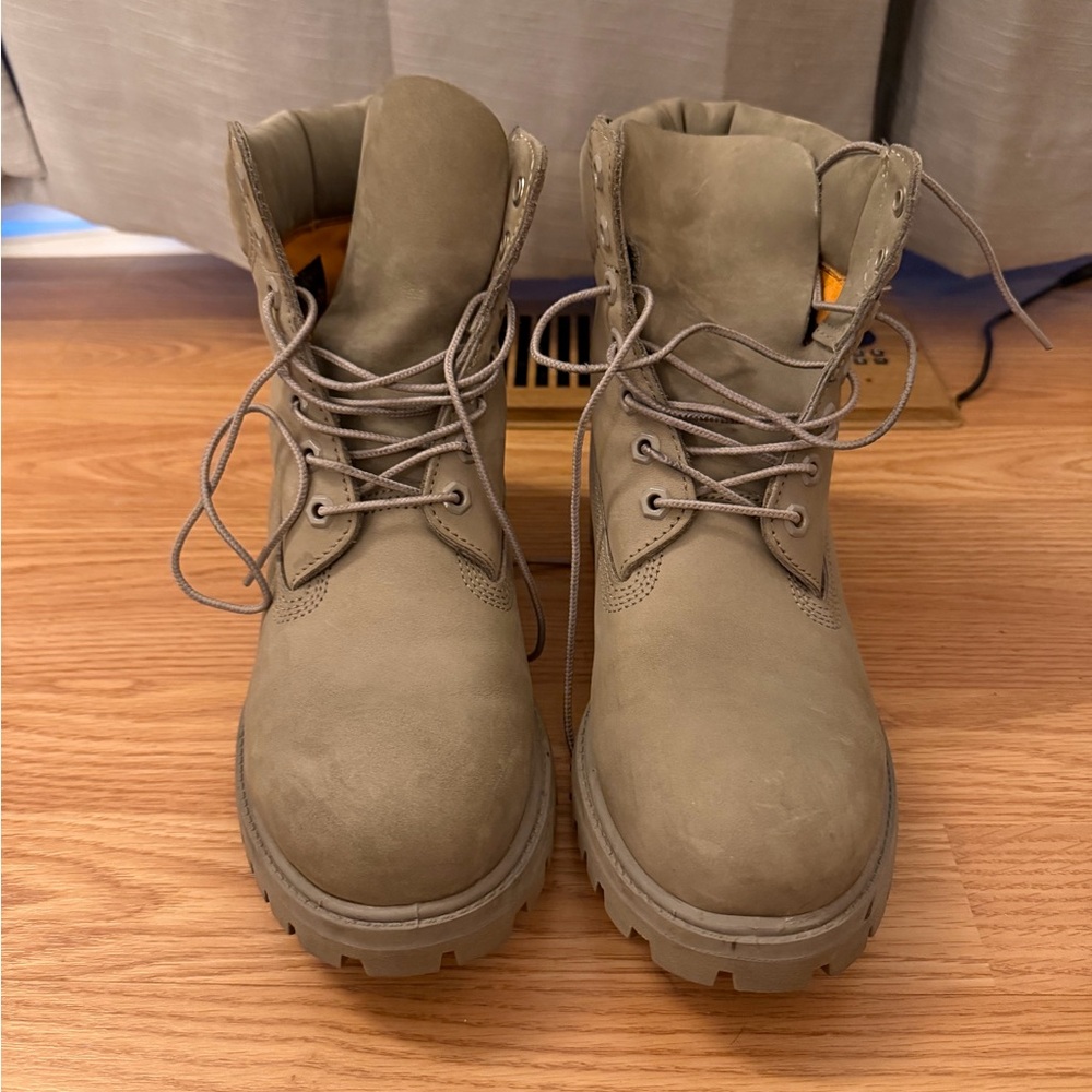 Light Gray / Grey Timberland 6” boots